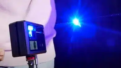Démonstration du Photon Matrix qui élimine les moustiques avec son laser.