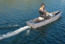 Un kayak motorisé.