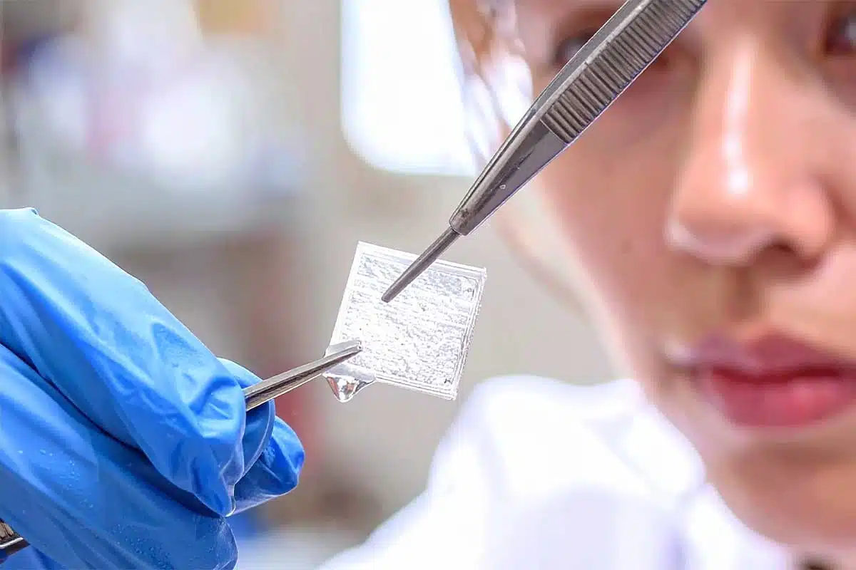Des chercheurs inventent un matériau solaire capable de produire de l'hydrogène vert.