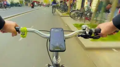 Vue du cycliste sur la route.