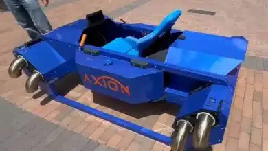 La voiture volante Axion dotée de huit moteurs.