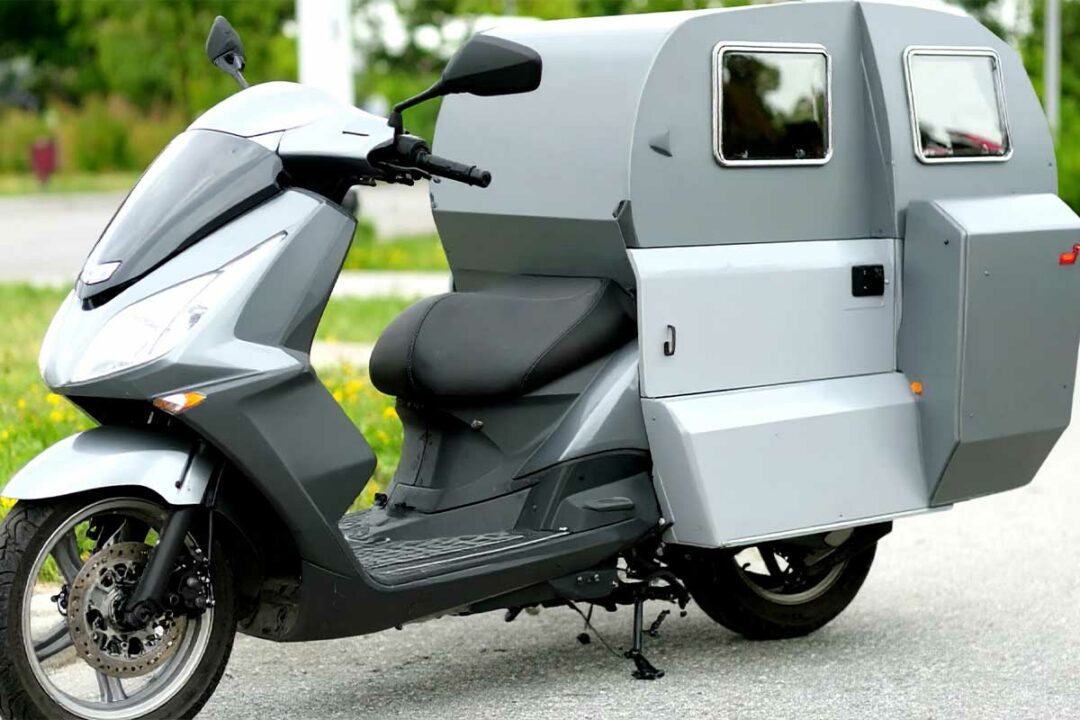 Une cabine camping car pour scooter.