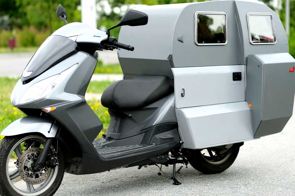 Une cabine camping car pour scooter.