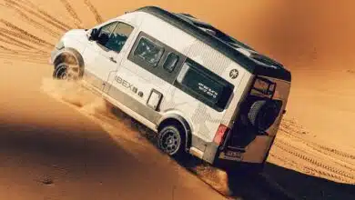 Sunlight dévoile son van aménagé taillé pour l'aventure, le IBEX, fabriqué sur une base de Volkswagen Crafter.