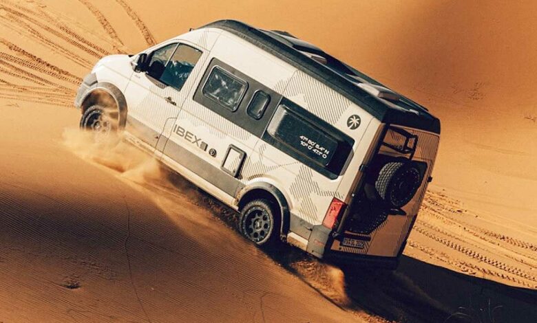 Sunlight dévoile son van aménagé taillé pour l'aventure, le IBEX, fabriqué sur une base de Volkswagen Crafter.