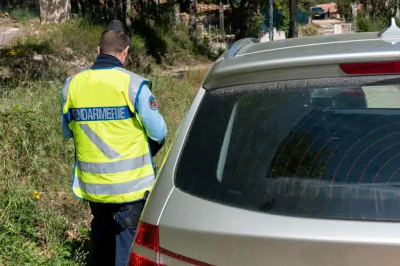 Rouler trop vite ou rouler trop lentement peut être sanctionné par les forces de l'ordre.