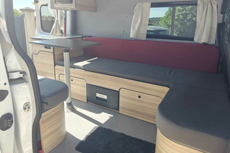 L'intérieur du van.