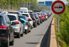 Un embouteillage sur la route.
