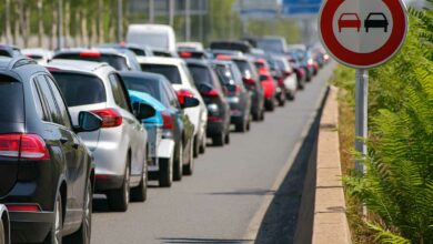 Un embouteillage sur la route.