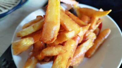 Des frites dorées.