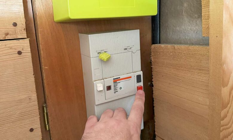 Coupure de l'électricité au compteur.
