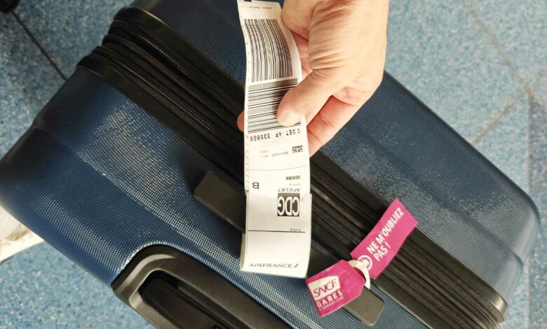 L'étiquette sur une valise.