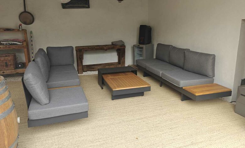 Ensemble de 4 canapés de salon de jardin en aluminium et teck Homary.