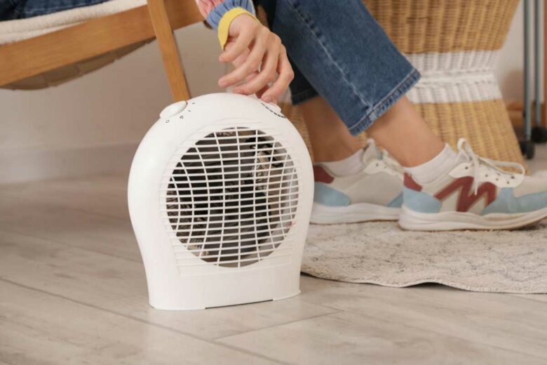 Un mini radiateur électrique soufflant.