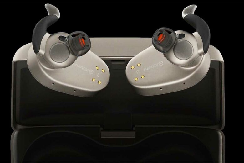 Les earbuds de Naqi Logix.