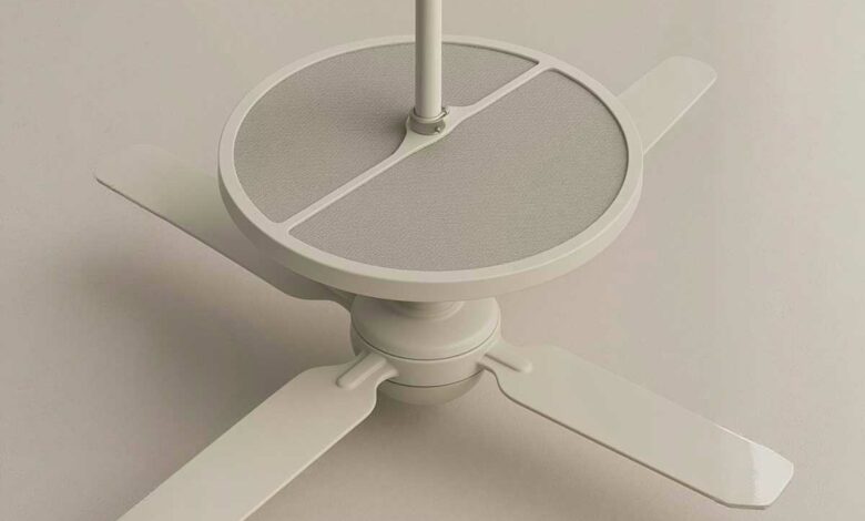 Un filtre pour purifier l'air qui s'installe sur un ventilateur de plafond.