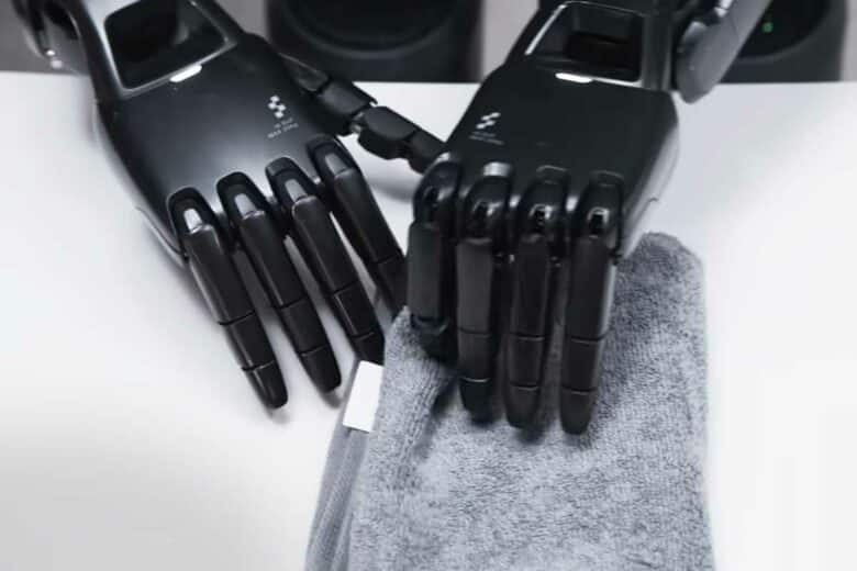 Un robot capable de plier le linge.
