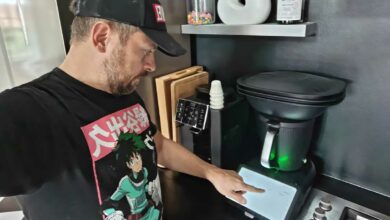 Un homme et son Thermomix.