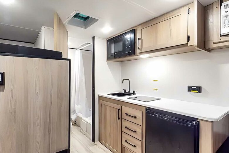 Une vraie cuisine dans une caravane.