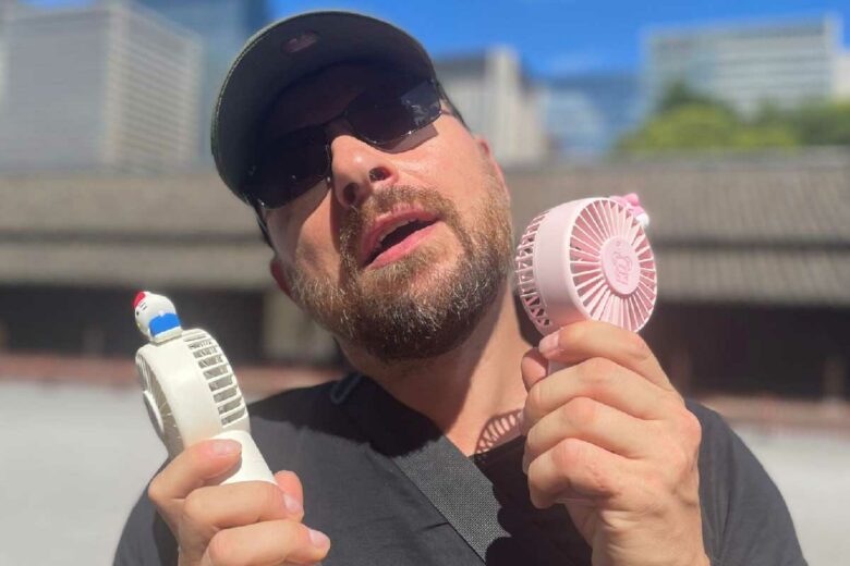 Le mini-ventilateur portable, le gadget très à la mode que tout le monde s'arrache.