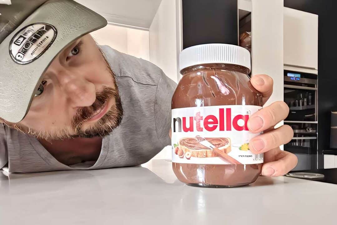 Les produits importés comme les noisettes du Nutella échappent à la loi interdisant l'utilisation de pesticide, les agriculteurs demandent de la cohérence. Photo d'illustration non contractuelle. Crédit photo : Alexandre Bonazzi pour NeozOne