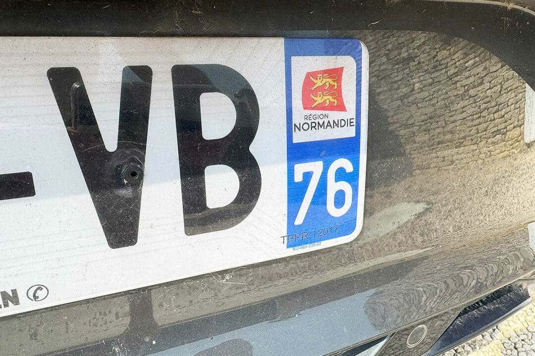 Une plaque d'immatriculation normande.