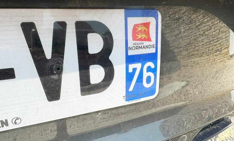Une plaque d'immatriculation normande.