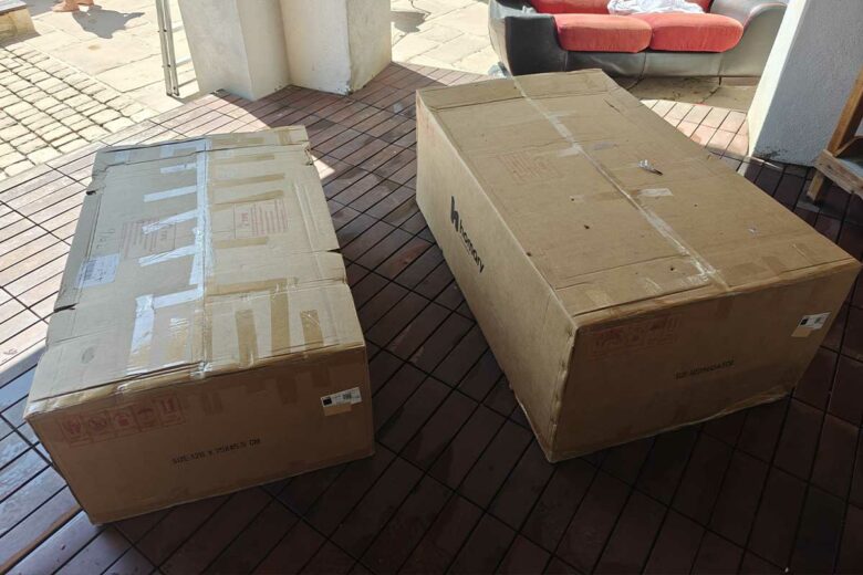 Le salon complet est livré dans seulement 2 gros cartons.