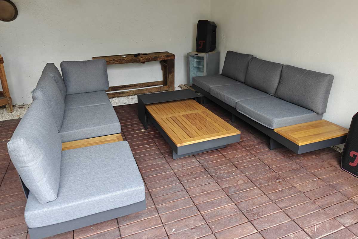 Ensemble de 4 canapés de salon de jardin en aluminium et teck Homary.