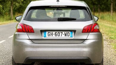 Une voiture radar banalisée.