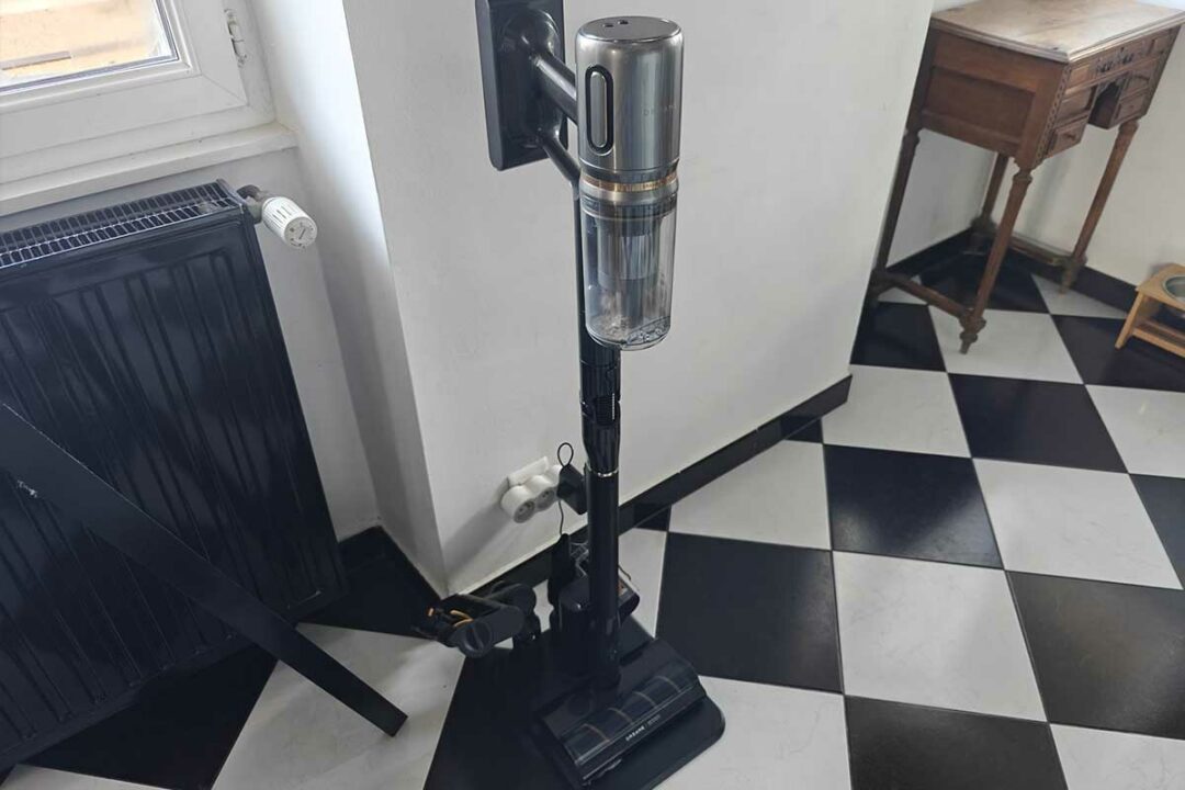Dreame V20 Pro (nettoyage des bords à 0 mm, des sols durs, des tapis et des poils, sans nœuds, puissance d’aspiration de 210 AW, autonomie de 90 min, filtration à 99,99 %).