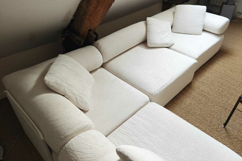 Un canapé modulaire.