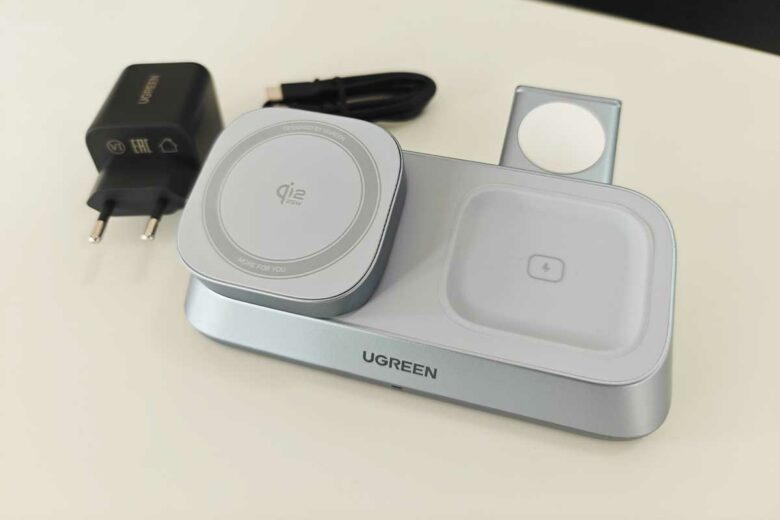 Un chargeur 3 en 1.