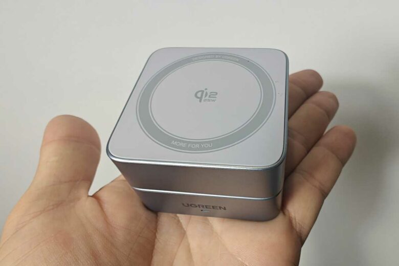 Un chargeur 2 en 1.