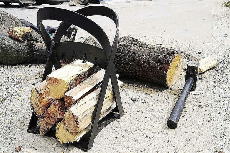 Le fendeur de bois Naizy pour préparer son bois de chauffage.