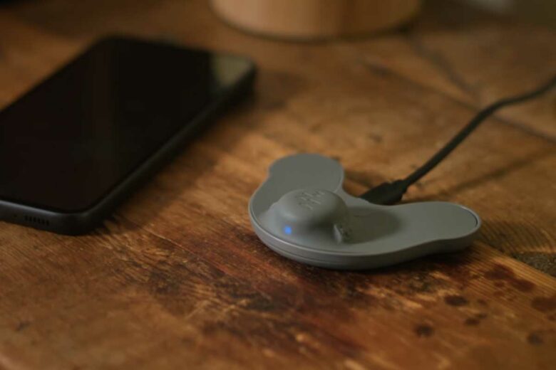 Un dispositif anti-ronflement en charge.