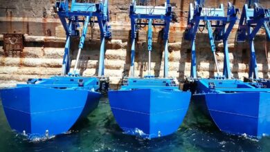 Des flotteurs Eco Wave Power.