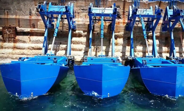 Des flotteurs Eco Wave Power.