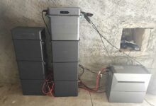 Un ensemble de batteries résidentielles.