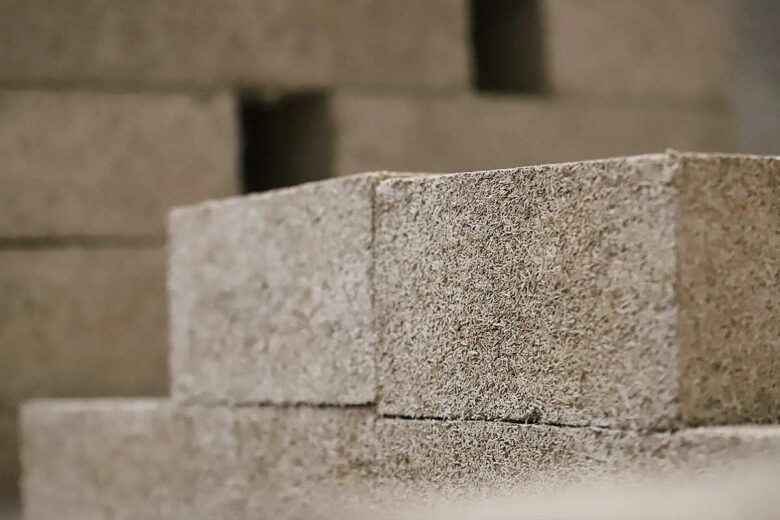 Des blocs d'isolation en lin.