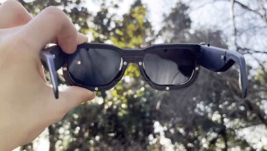 Une paire de lunettes contre l'épilepsie.