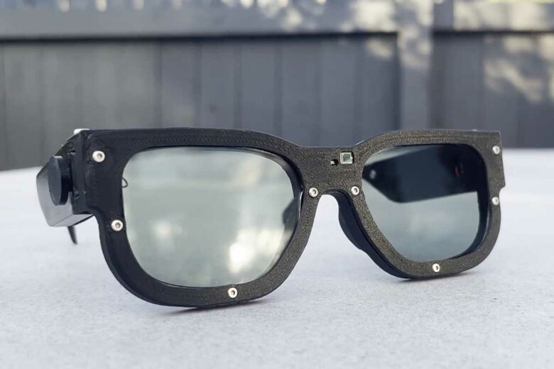 Des lunettes qui se teintent en moins de 20 millisecondes.