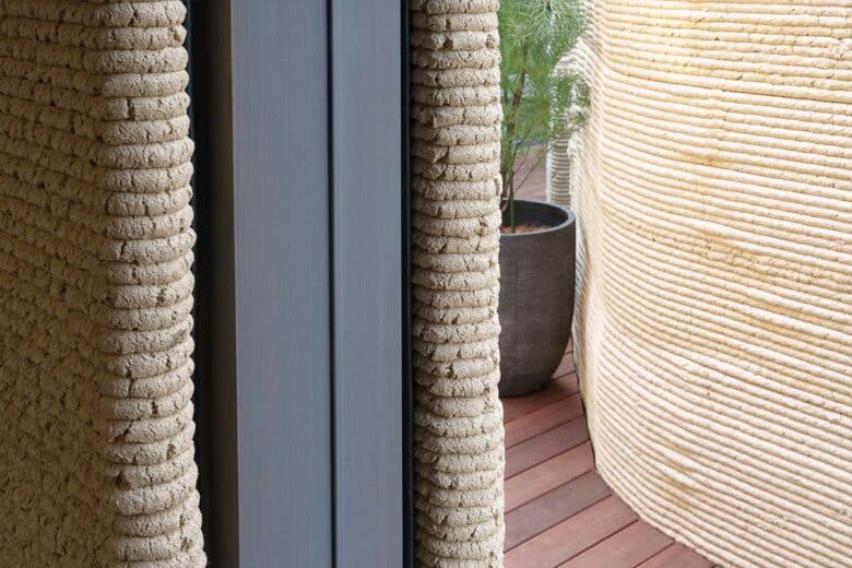 Détails des murs imprimés en 3D.