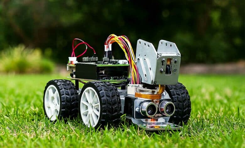 Un robot qui élimine les mauvaises herbes avec un laser.