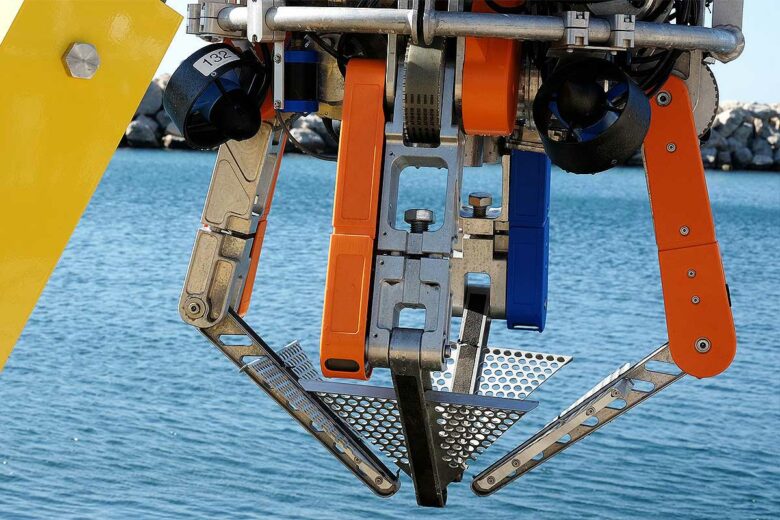 La pince robotique qui saisi les déchets.