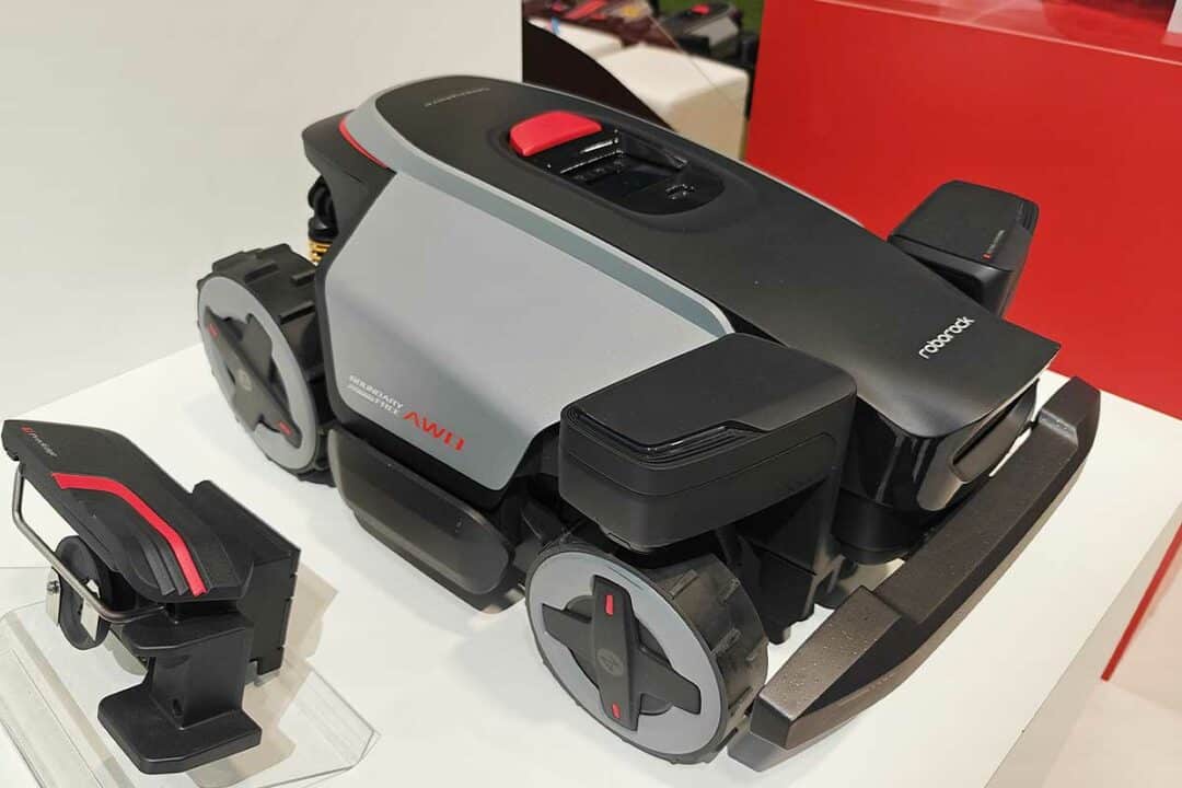 Le Rockmow Z1 de Roborock lors du salon IFA 2025.