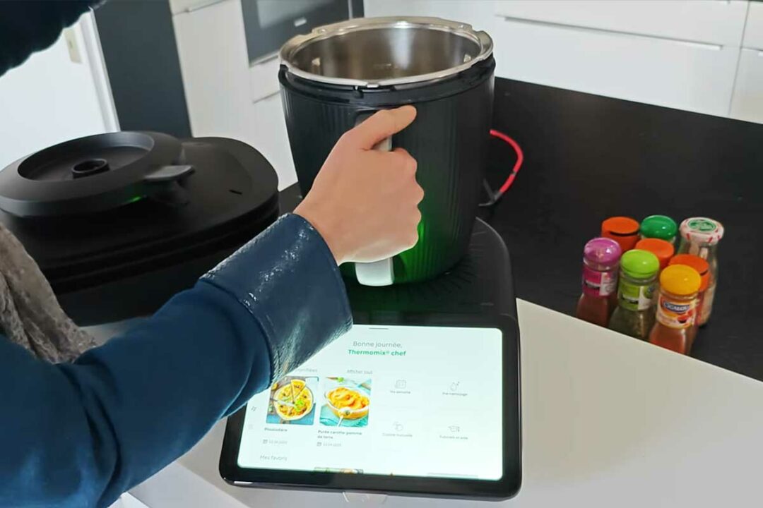 Une démonstration d'un Thermomix.