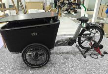 Le vélo cargo solaire présenté par Zendure lors de l'IFA 2025.