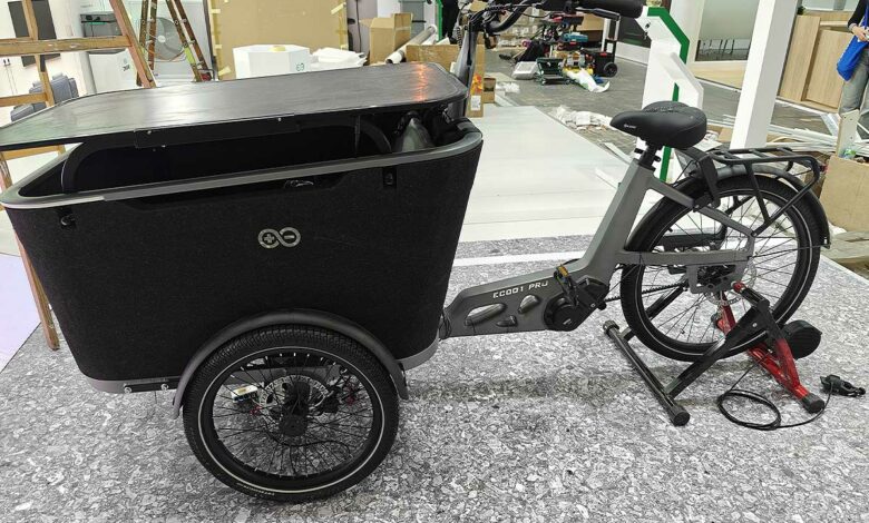 Le vélo cargo solaire présenté par Zendure lors de l'IFA 2025.
