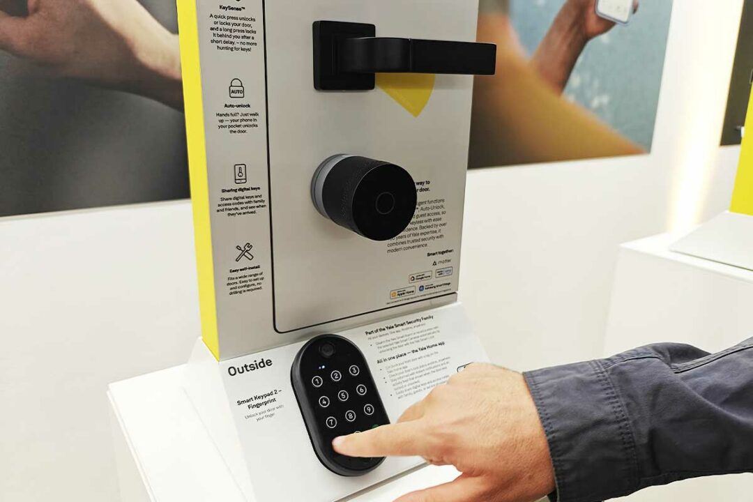 Une serrure connectée intelligente.